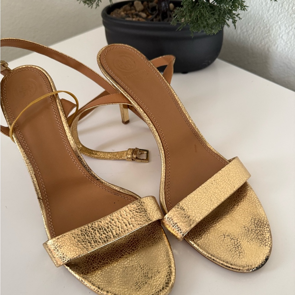 Tory burch Gold Strappy Sandals - Picture 4 of 4